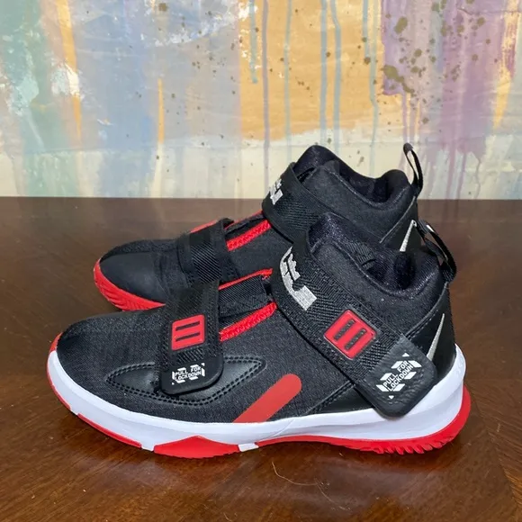 Nike Boys LeBron Soldier XIII Black Red White AR7586-003 size 1Y