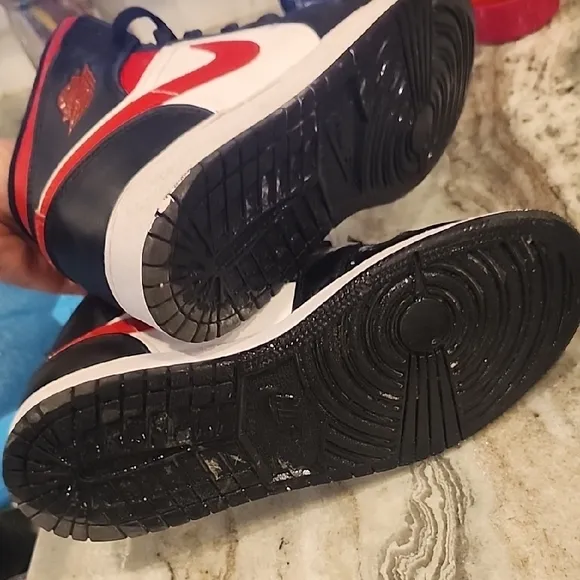 Nike Jordan, Size 7Y, Black Red Sneakers
