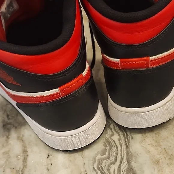 Nike Jordan, Size 7Y, Black Red Sneakers