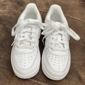 Nike Kids’ Air Force 1 LE White Size 13 Very Nice!