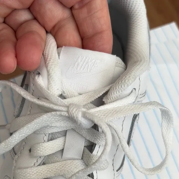 Nike Kids’ Air Force 1 LE White Size 13 Very Nice!