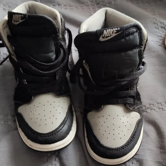Nike Kids Black and White Sneakers