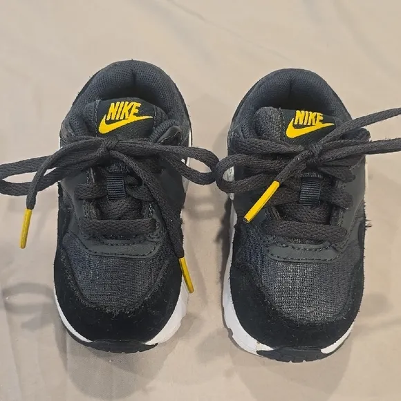 Nike Kids Black and Yellow Sneakers