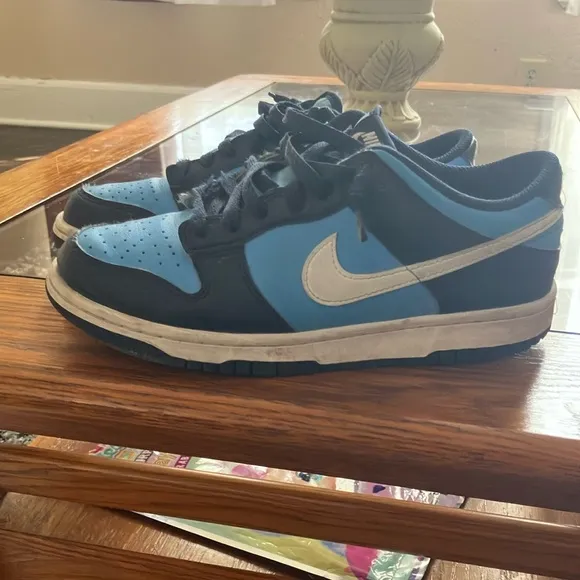 Nike Kids Blue and Black Sneakers size 6/6.5