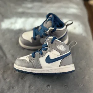 Nike Kids' Blue and Gray Sneakers