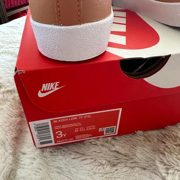 Nike Kids Brown and Yellow Sneakers Y3