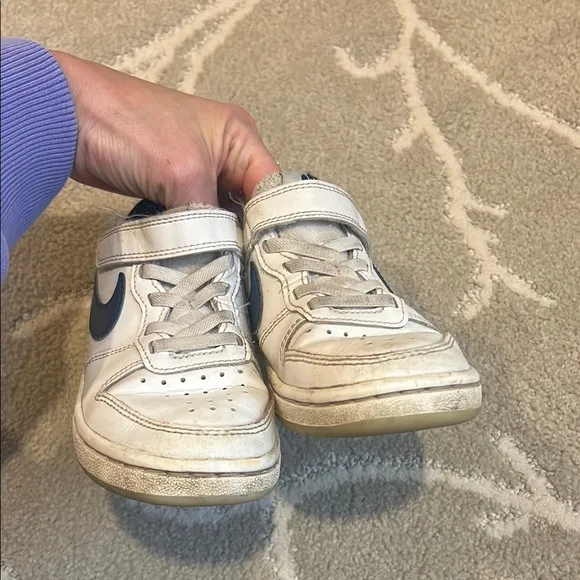 Nike Kids Court borough low White and Blue Sneakers