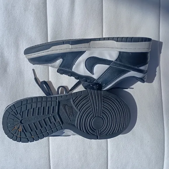 Nike Leather Dunk Low, Georgetown size 5Y