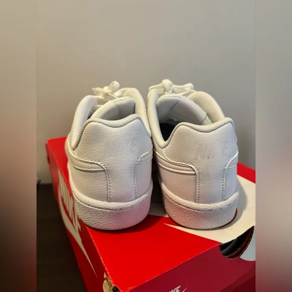 Nike White Court Royale trainers IMMACULATE
