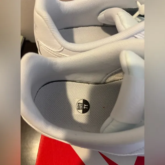 Nike White Court Royale trainers IMMACULATE