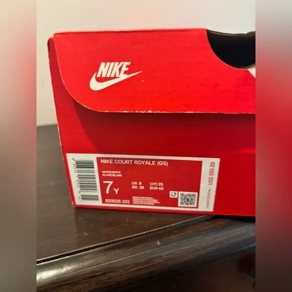 Nike White Court Royale trainers IMMACULATE