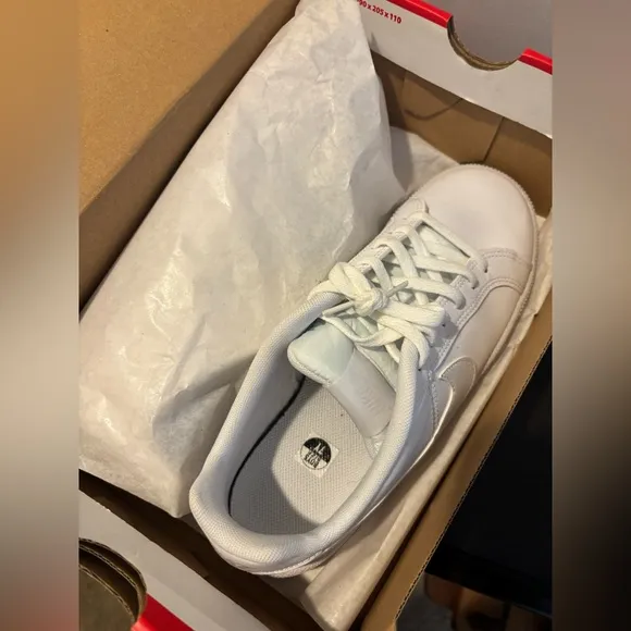Nike White Court Royale trainers IMMACULATE