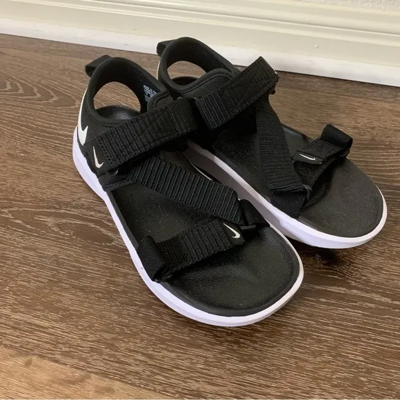 Nike womens black white vista Velcro sandals 7