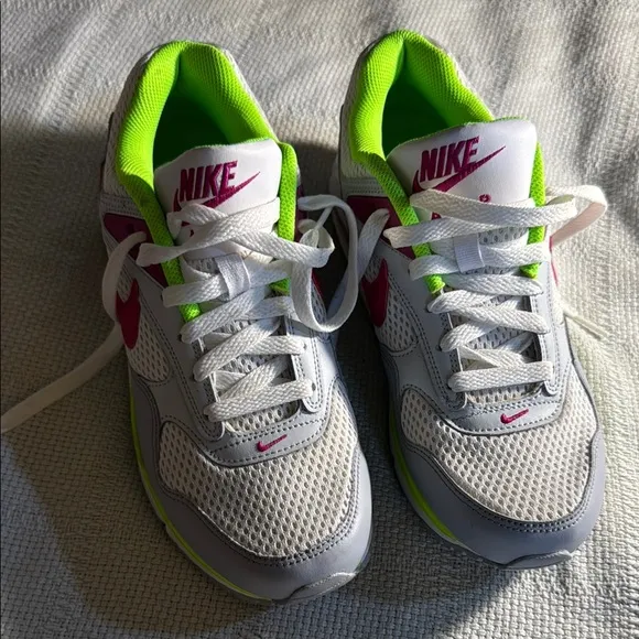 Nike women’s White and Gray Sneakers