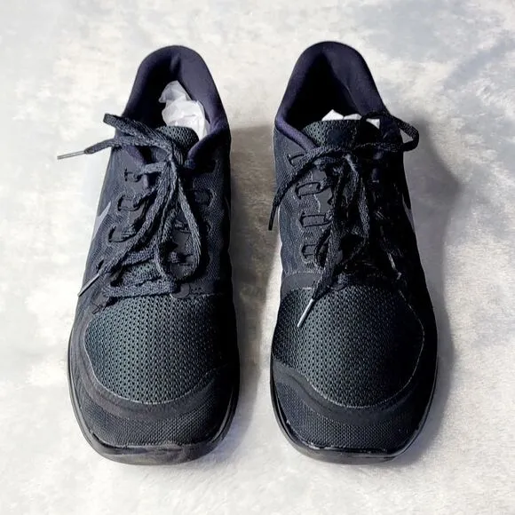 Nikeid Men Black Athletic Sneakers