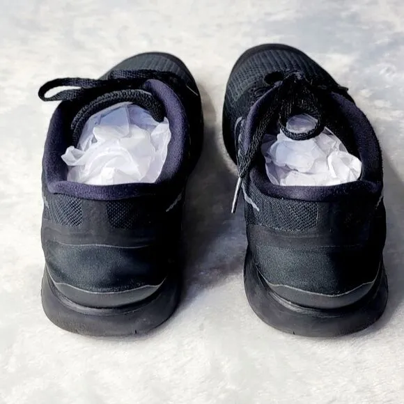 Nikeid Men Black Athletic Sneakers