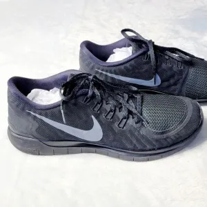 Nikeid Men Black Athletic Sneakers