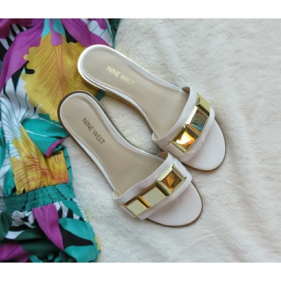 Nine West Gold Bar Jeweled White Thong Slide Slip On Sandals Wedding Vacation