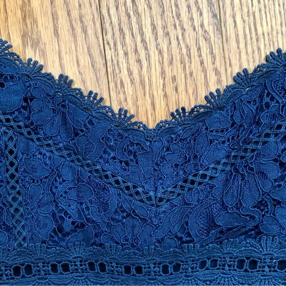 NSR Nordstrom V-Neck Lace Stretch Midi Navy Blue Dress Women’s Size M NWT