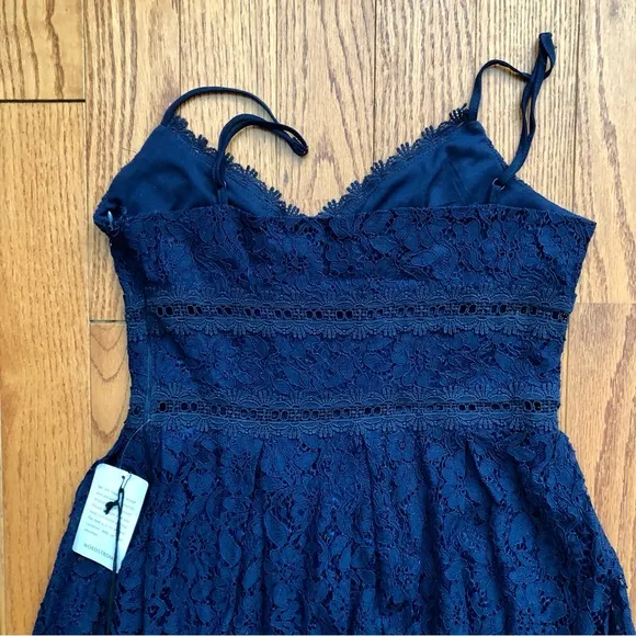 NSR Nordstrom V-Neck Lace Stretch Midi Navy Blue Dress Women’s Size M NWT