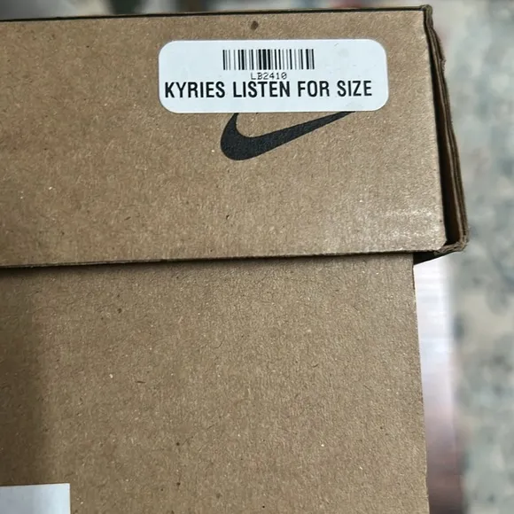NWB Nike Kyrie Irvin Stylish Black and Pink Sneakers- 5.5 Youth