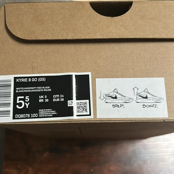 NWB Nike Kyrie Irvin Stylish Black and Pink Sneakers- 5.5 Youth