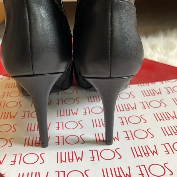 NWB Sole Mani Lilly Slim Calf Leather Boots