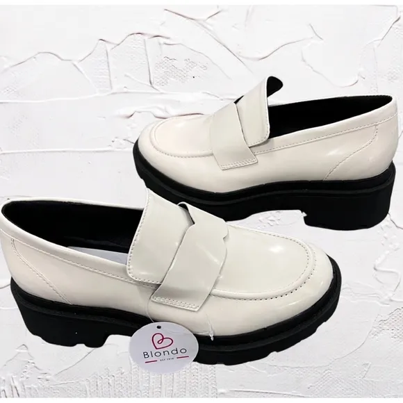 NWOB $150 Blondo Women’s School Loafers- Bone Size 7.5 run small