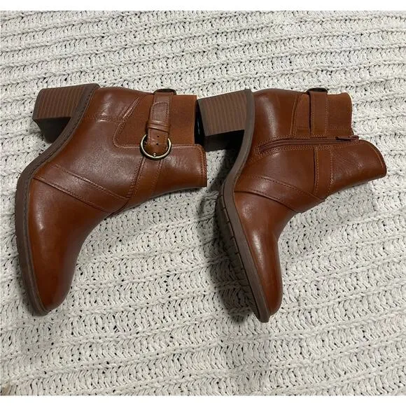 NWOB Collection by Clarks Ankle Boots Scene Strap Leather Womens Sz 7.5 M Brown