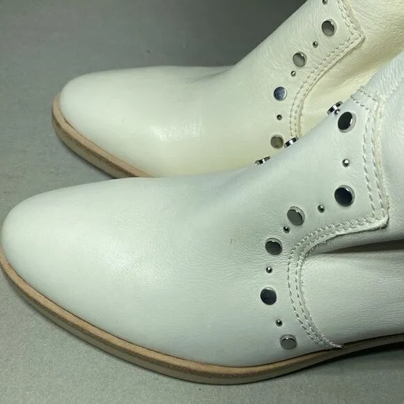 NWOB MSRP $150 Dolce Vita Tobin Studded Bootie Women's Size 7