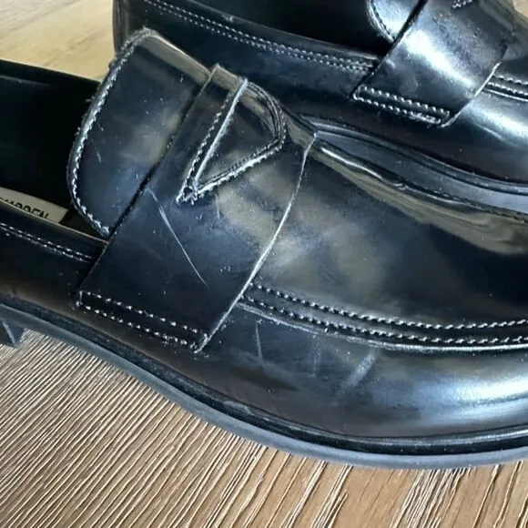 NWOB Steve Madden Lorenn Loafer In Black