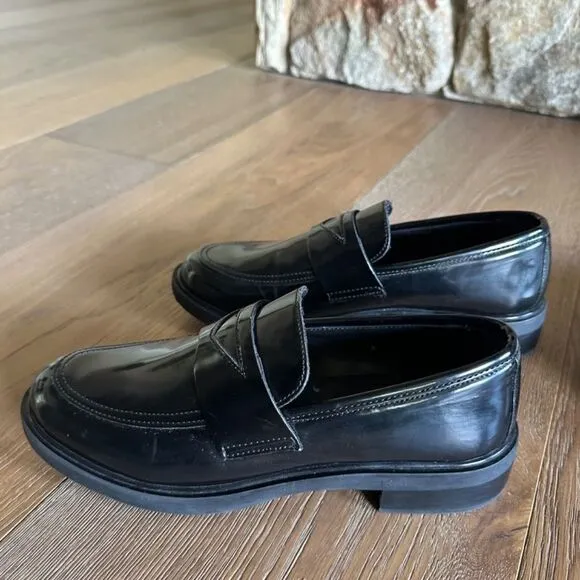 NWOB Steve Madden Lorenn Loafer In Black