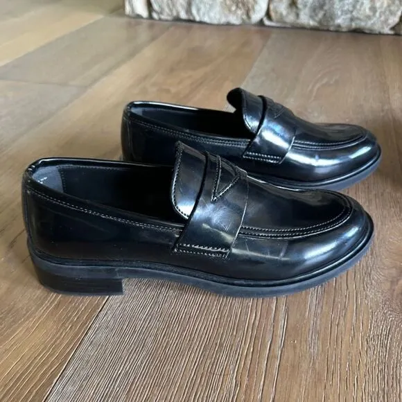NWOB Steve Madden Lorenn Loafer In Black