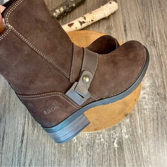 *NWOB Taos | Craft Stacked Heel Boots in Brown Distressed Suede Size 42/11-11.5