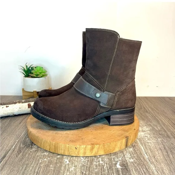 *NWOB Taos | Craft Stacked Heel Boots in Brown Distressed Suede Size 42/11-11.5
