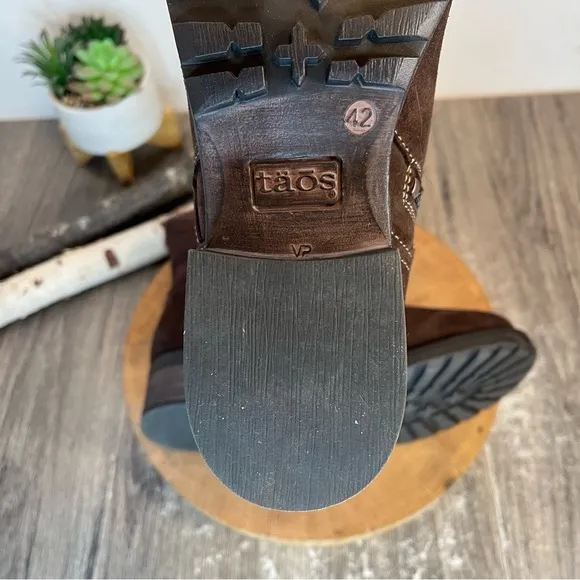 *NWOB Taos | Craft Stacked Heel Boots in Brown Distressed Suede Size 42/11-11.5