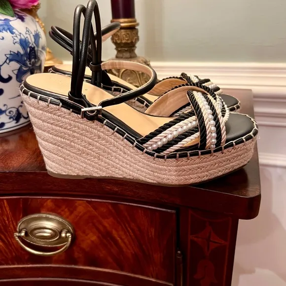 NWOB Ted Baker Amalia Wege Heel Espadrilles Sandals Black Tan Pearls US Size 6.5