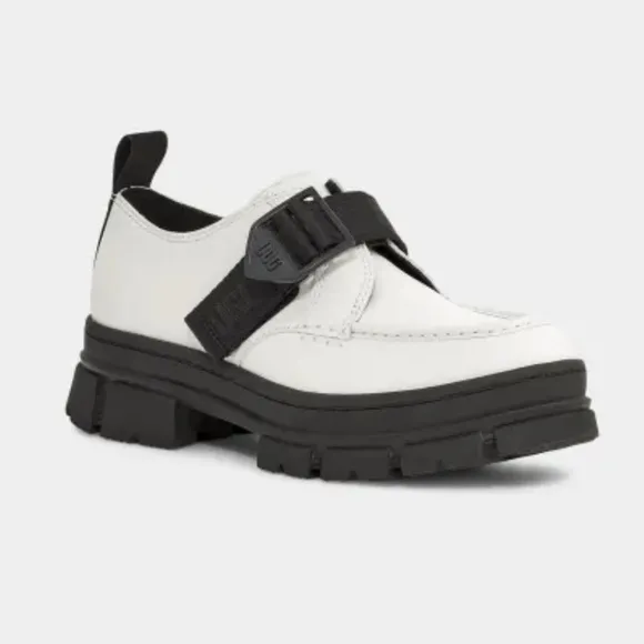 NWOB Ugg Ashton Shoe combat lug sole leather white with black loafers size 8.5