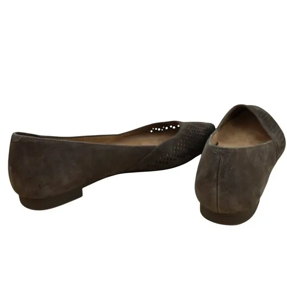 NWOB Vionic Posey Closed Toe Flats Orthotic Size 8