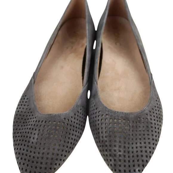 NWOB Vionic Posey Closed Toe Flats Orthotic Size 8