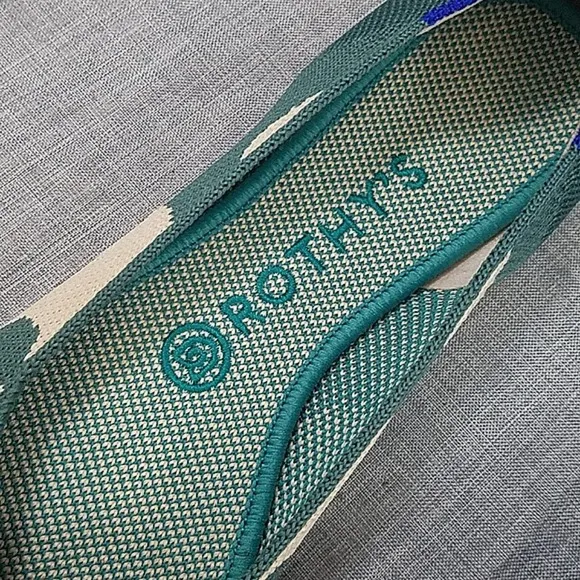 NWOT Rothy's The Point Moroccan green Point Toe Flats women's sz 8