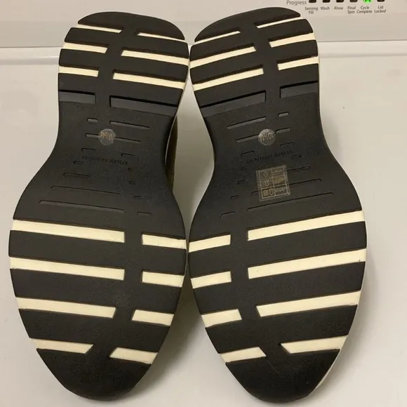 NWOT TORY BURCH Green Sneakers