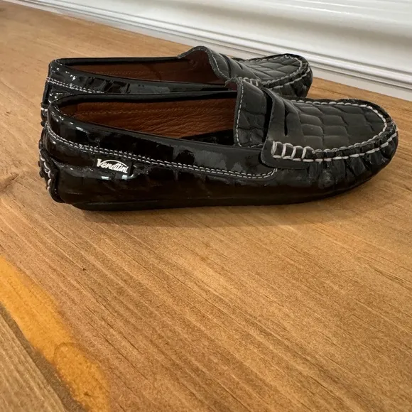 NWOT Venettini Patent Leather Loafers 11/28