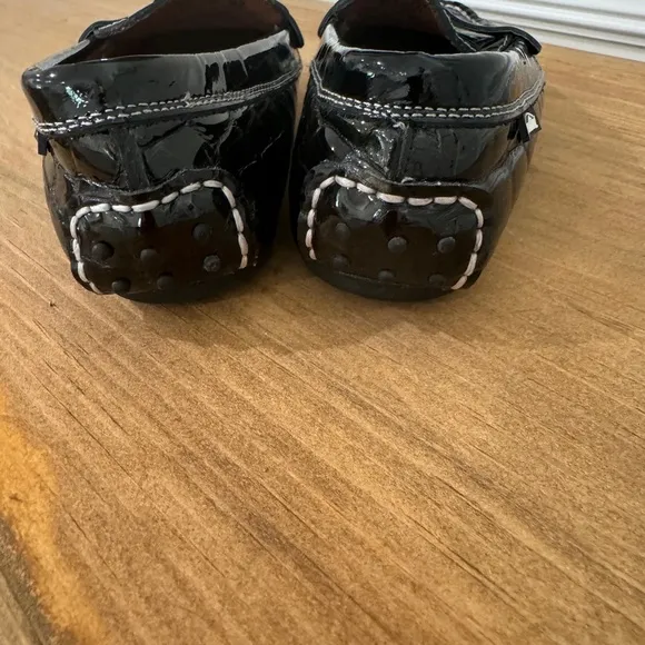NWOT Venettini Patent Leather Loafers 11/28
