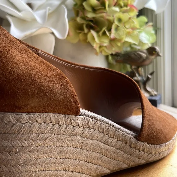 NWOT! Vince Sonora Wedge Espadrilles in Cashew Suede