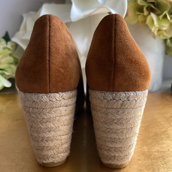 NWOT! Vince Sonora Wedge Espadrilles in Cashew Suede
