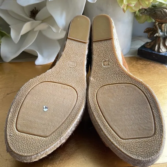 NWOT! Vince Sonora Wedge Espadrilles in Cashew Suede