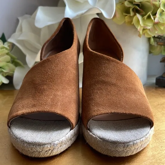 NWOT! Vince Sonora Wedge Espadrilles in Cashew Suede