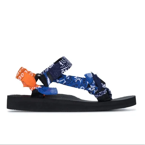 NWT• ARIZONA LOVE “Trekky Bandana” Print Sandals Size 37