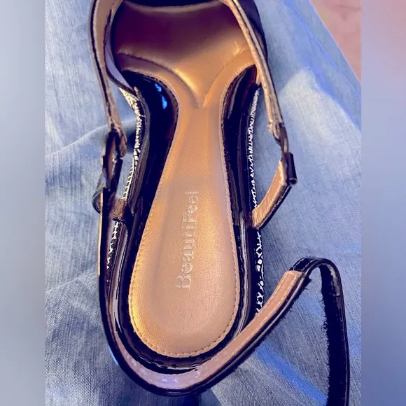 NWT  BEAUTIFEEL BLACK SUEDE, leather and patent leather wedge platform sandals.
